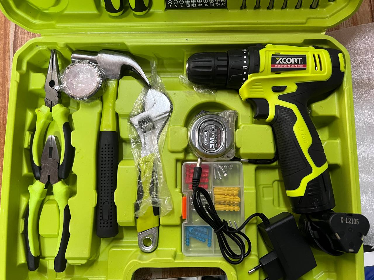 Kit Taladro Inalámbrico 12v Xcort Mod. Xdc08-12s Verde Lima