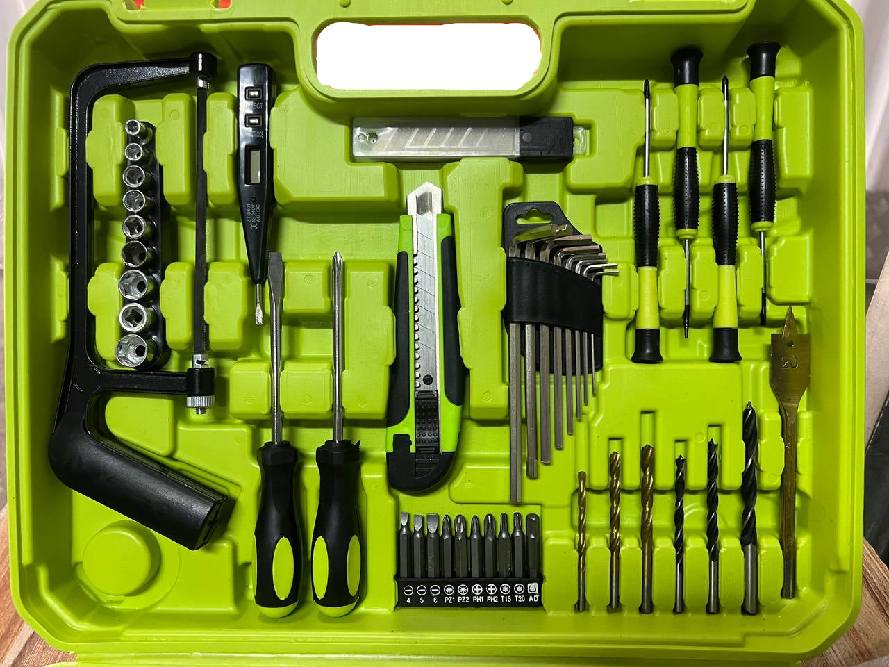 Kit Taladro Inalámbrico 12v Xcort Mod. Xdc08-12s Verde Lima