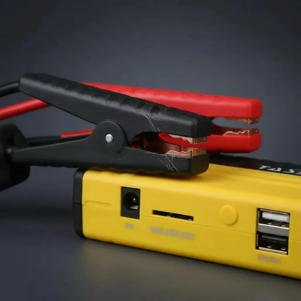 Partidor De Batería Auto 68800 Mah - Cargador Celular 12v